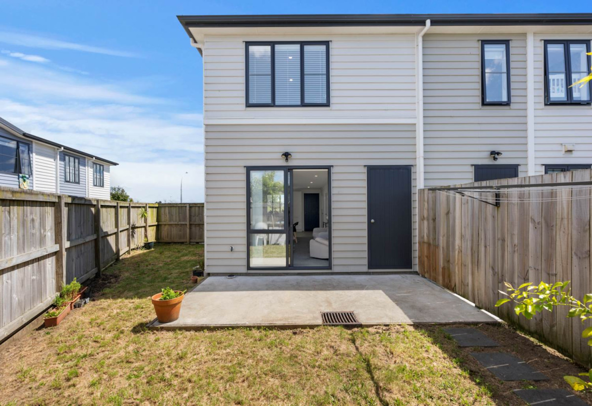 Freehold 3 beds 1.5 baths home with 2 car parks, Reserve Views, Walking distance to Kauri Flat School, Easy drive to popular Bruce Pulman Sports Hub, Takanini & Papakura Town Centre, 17 Saddleback Crescent, Papakura, Auckland