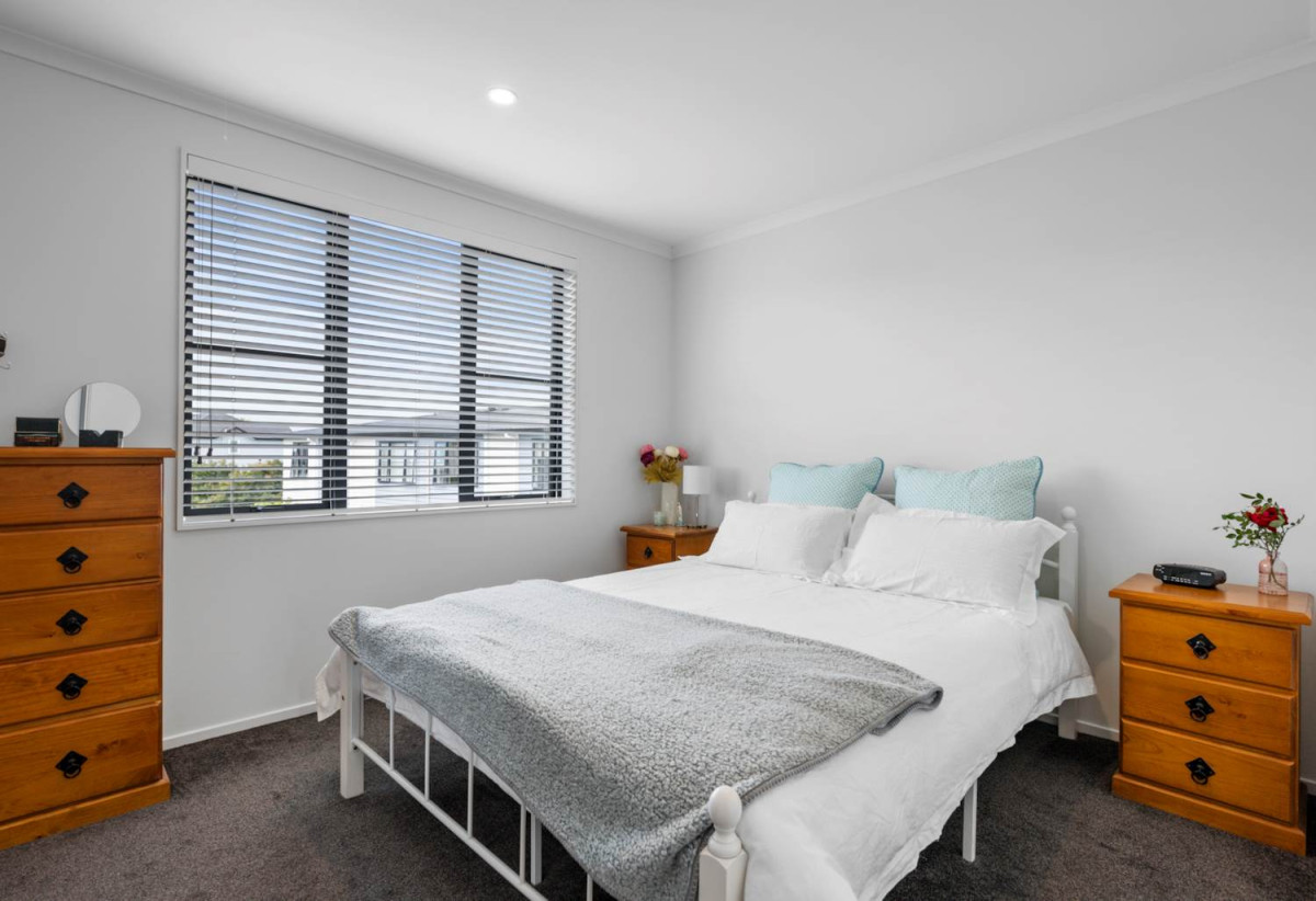 Freehold 3 beds 1.5 baths home with 2 car parks, Reserve Views, Walking distance to Kauri Flat School, Easy drive to popular Bruce Pulman Sports Hub, Takanini & Papakura Town Centre, 17 Saddleback Crescent, Papakura, Auckland