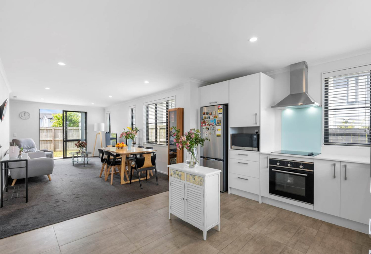 Freehold 3 beds 1.5 baths home with 2 car parks, Reserve Views, Walking distance to Kauri Flat School, Easy drive to popular Bruce Pulman Sports Hub, Takanini & Papakura Town Centre, 17 Saddleback Crescent, Papakura, Auckland