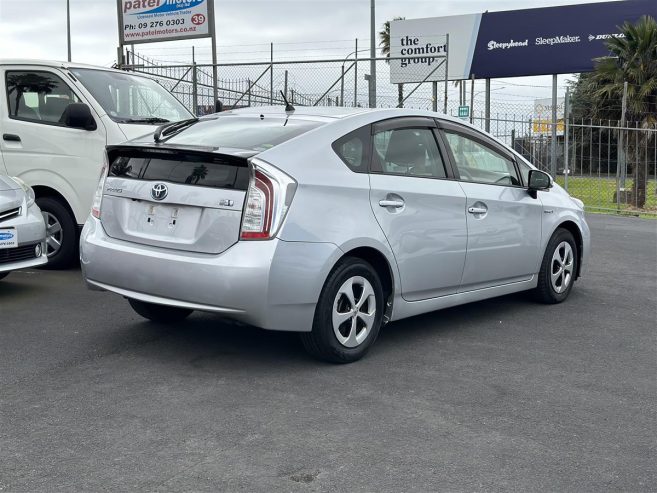 2014 Toyota Prius S / ALLOYS /BACK MONITOR / PUSH START Sedan Automatic