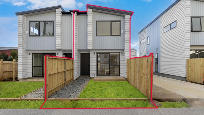 2/5 Thompson Street, Mangere East, Auckland