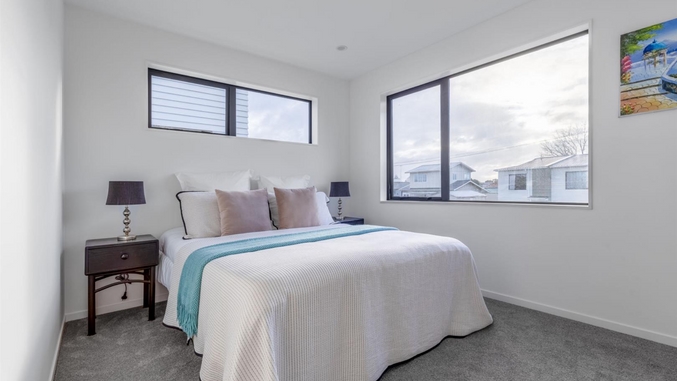 2/5 Thompson Street, Mangere East, Auckland