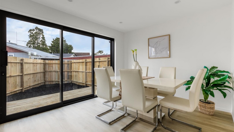 6/5 Thompson Street, Mangere East, Auckland