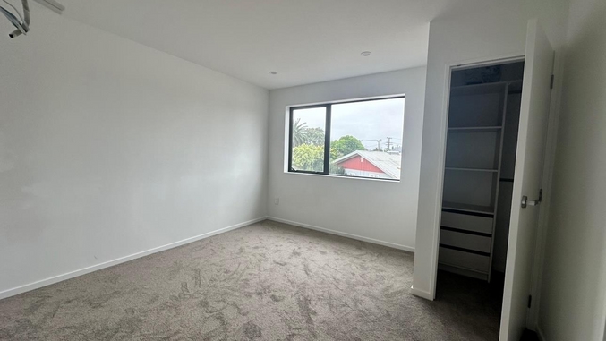 7/5 Thompson Street, Mangere East, Auckland