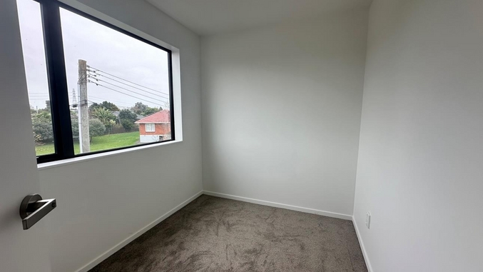 7/5 Thompson Street, Mangere East, Auckland