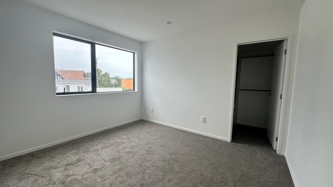 7/5 Thompson Street, Mangere East, Auckland