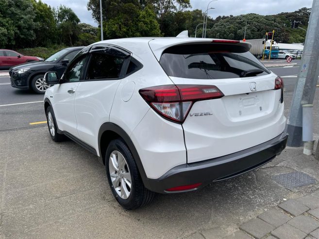 2015 Honda Vezel Hybrid Very Low Kms with New Tyres/ Warranty RV/SUV Automatic Hybrid/ Low Kms/ Heated Seats/ Bluetooth/ Warranty/ Rev. Camera