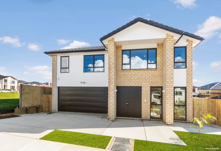 8 Knockanara Drive, Flat Bush