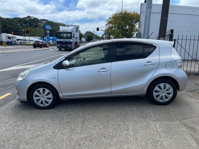 2013 Toyota Aqua S Push Button Start Hatchback Automatic Hybrid/ Push Button Start/ Bluetooth/ Keyless Entry