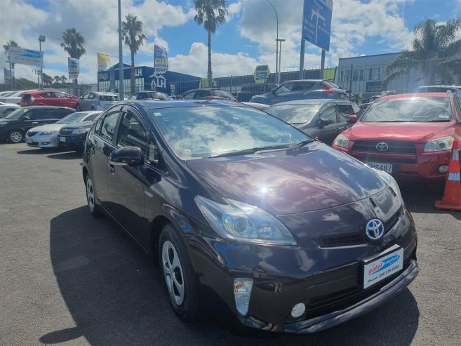 2015 Toyota Prius 1.8S / ALLOYS Sedan Automatic