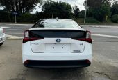 2022 Toyota Prius S New Shape Very Low Kms with Apple CarPlay Sedan Automatic Hybrid/Bluetooth/ Apple CarPlay/ Rev. Camera/ Fr. & Rr. Parking Sensors