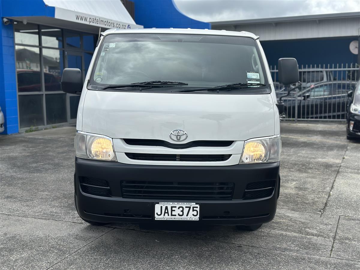 2010 Toyota Regius ACE Van Automatic