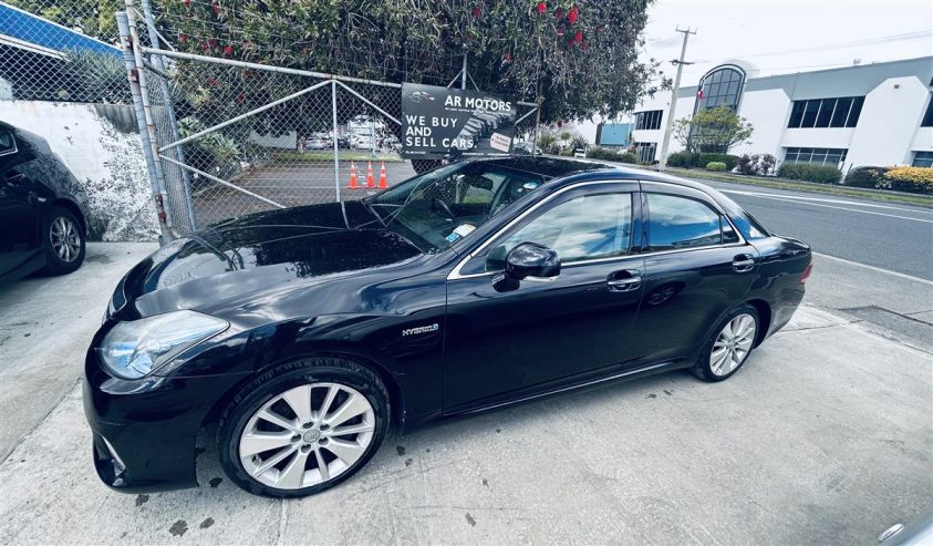 2010 Toyota Crown Sedan Automatic HYBRID