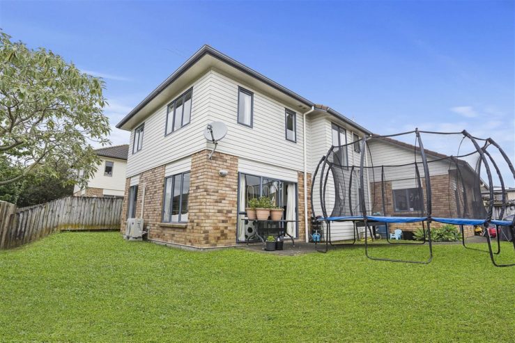 18 & 18A Carrick Glen Avenue, Flat Bush, Auckland