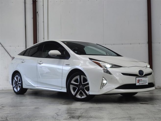 2017 Toyota Prius A TOURING SELECTION/GRADE 4.5 Hatchback Automatic