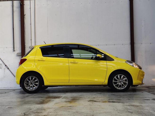 2015 Toyota Vitz U/VERY LOW KMS/ALLOY WHEELS Hatchback Automatic