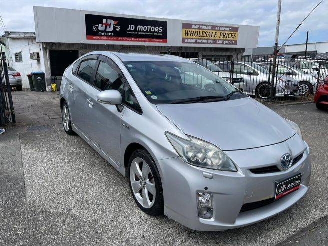 2009 Toyota Prius S Hybrid with Rev. Camera Station Wagon Automatic Hybrid/ Mags/ Parking Sensors/ Headlight Washer