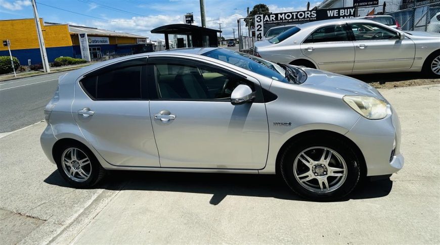 2012 Toyota Aqua Hatchback Automatic TYPE G PUSH START