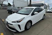 2022 Toyota Prius S New Shape Very Low Kms with Apple CarPlay Sedan Automatic Hybrid/Bluetooth/ Apple CarPlay/ Rev. Camera/ Fr. & Rr. Parking Sensors