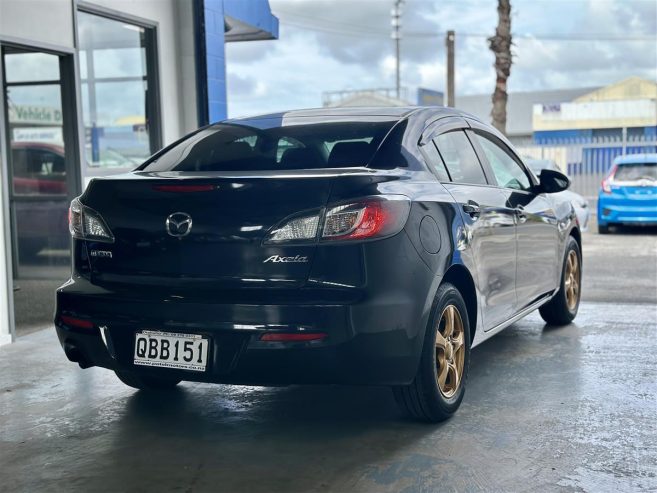 2013 Mazda Axela Sedan Automatic