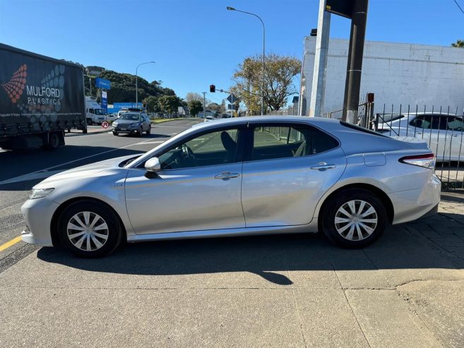 2017 Toyota Camry Hybrid Low Kms Done Sedan Automatic Hybrid/ Rev. Camera/ Bluetooth Audio/ Parking Sensors