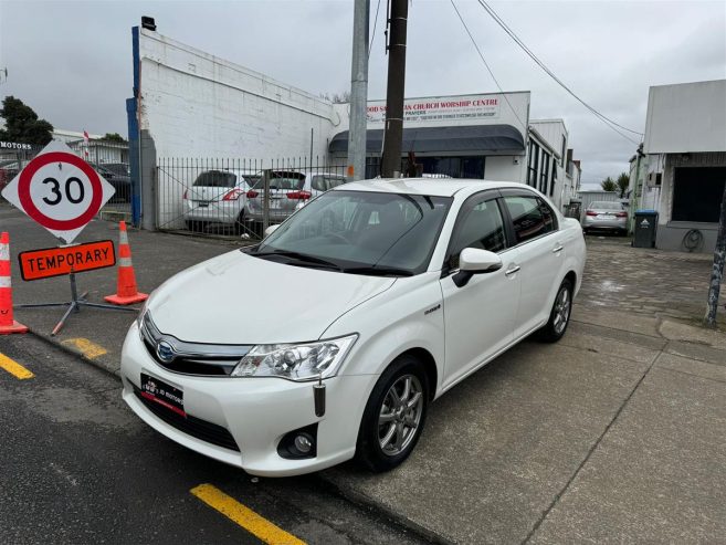 2013 Toyota Corolla Axio Hybrid G Spec Low Kms Sedan Automatic Hybrid/ Mags/ Bluetooth Audio/ Rev. Camera