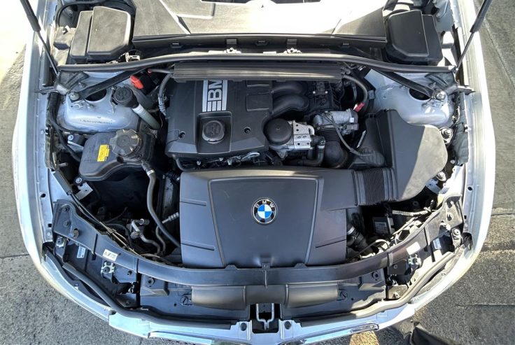 2011 BMW 320i Sedan Automatic M SPORTS