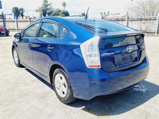 2011 Toyota Prius S / ALLOYS Sedan Automatic