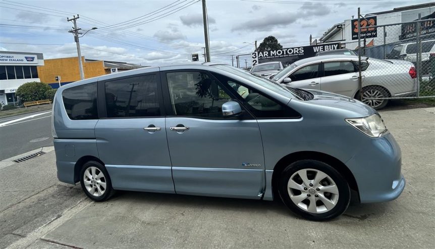 2013 Nissan Serena Van Automatic