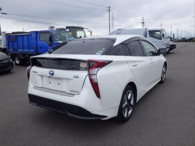 2018 Toyota Prius S TOURING SELECTION Hatchback Automatic