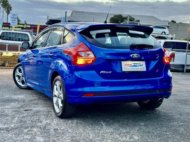 2014 Ford Focus SPORTS MODEL / CRUISE CONTROL / ELECTRIC BLUE Hatchback Autom