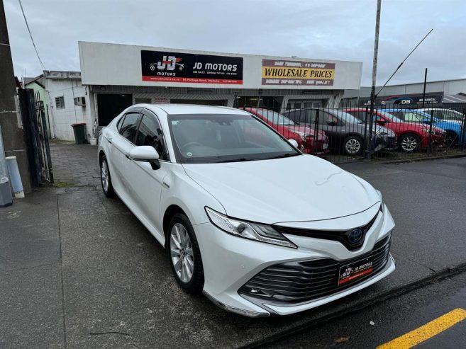 2019 Toyota Camry Hybrid G Spec Very Low Kms Sedan Automatic Hybrid/ Low Kms/ Mags/ Rev. Camera/ Parking Sensors/ Bluetooth/ BSM