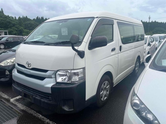 2018 Toyota Hiace 10 seater mini bus Van Automatic