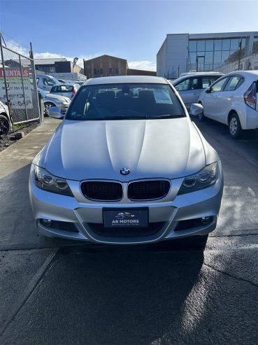 2011 BMW 320i Sedan Automatic M SPORTS