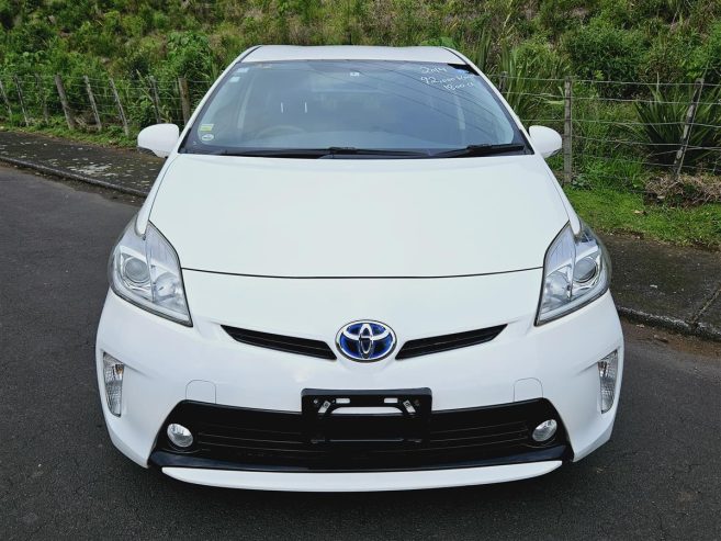 2014 Toyota Prius HYBRID, S MODEL Hatchback Automatic REVERSING CAMERA, PUSH BUTTON START