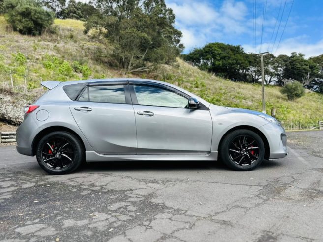 2013 Mazda Axela SPORTS !! STUNNING ALLOYS !! Hatchback Tiptronic LOW KMS !! PUSH BUTTON START !! SPORTS SPOILER