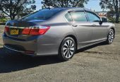 2013 Honda Accord HYBRID, HIGH SPEC Sedan Automatic CRUISE CONTROL, LEATHER AND HEATED SEATS,