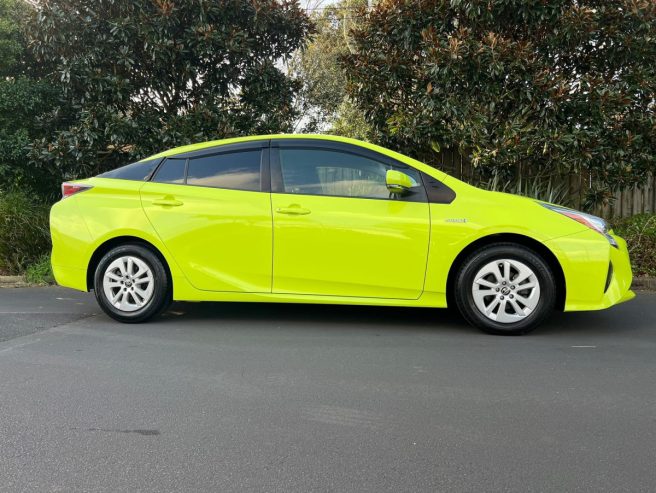 2016 Toyota Prius E-Package **Push Button Start, Keyless Entry, Alloys, Alarm** **Certified Kms only 82K, x2 Keys, Rev-Camera**