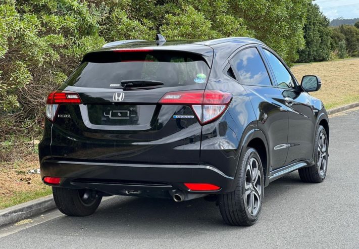 2017 Honda Vezel Facelift Hybrid Sport *Radar Cruise Control, Lane Assist, Alloys* *Heated Seats, Keyless Entry, Rev-Cam*