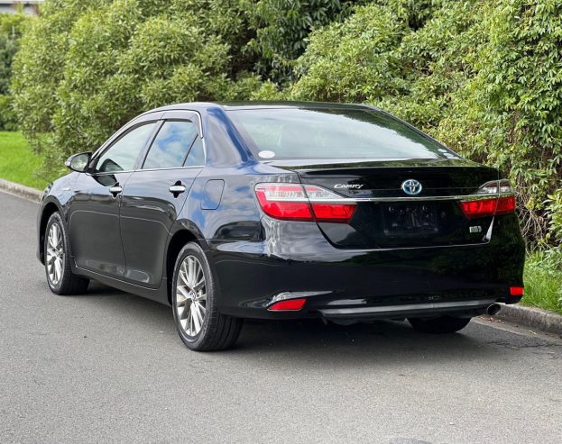 2015 Toyota Camry Hybrid G-PREMIUM **Sunroof, Cruise Control, Alloys** **Certified Super Low Kms only 45K**