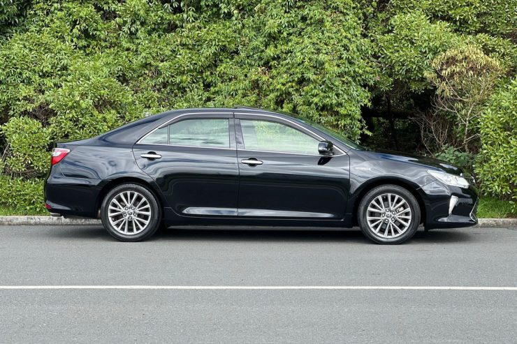 2015 Toyota Camry Hybrid G-PREMIUM **Sunroof, Cruise Control, Alloys** **Certified Super Low Kms only 45K**