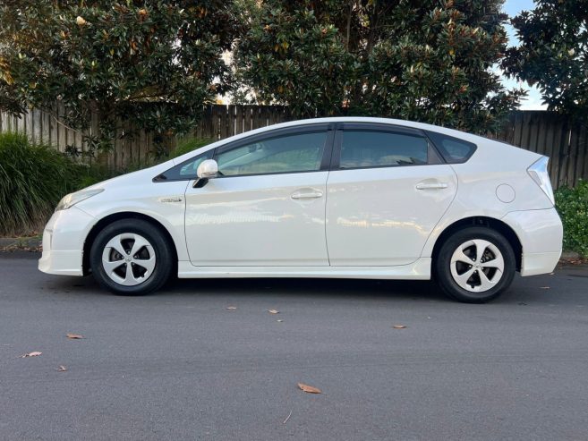 2014 Toyota Prius Hybrid S-Package **Body Kits, Rev-Camera, Alloys** **Steering Control, Keyless Entry, Special**