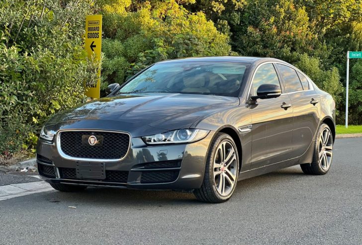 2016 Jaguar XE 20D-PRESTIGE **Sunroof, Cruise Control,Lane Assist,A-Stop** *Blind Spot Assist, Alloys, 360 Degree Camera*