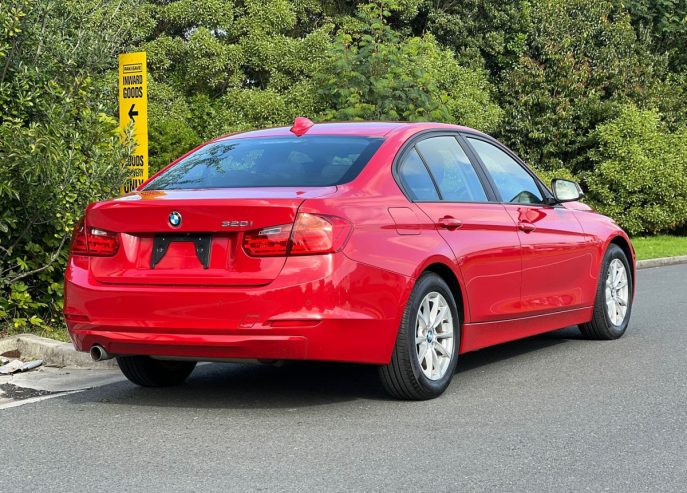 2013 BMW 320i New Shape **LIM, Joystick, i-Drive, Sport, Alloys** *Keyless Entry, Electric & Memory Seats, Special*