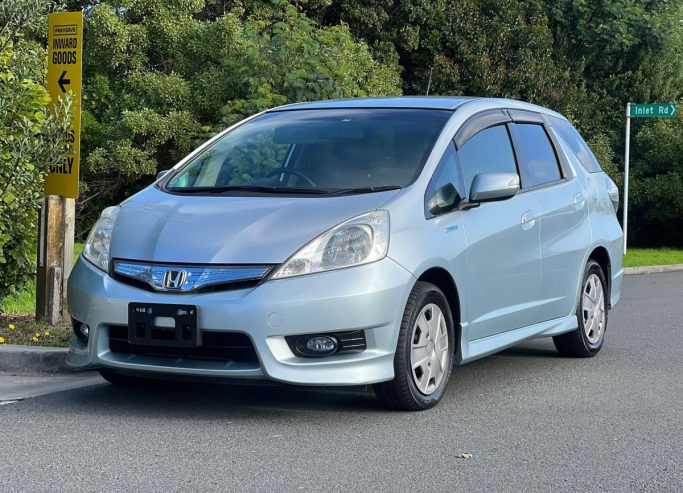 2013 Honda Fit Shuttle-Hybrid *Cruise Control, Half Leather Heated Seats** *Steering Controls, Keyless Entry, ECON, Alarm*