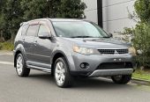 2011 Mitsubishi Outlander 24G 7 Seater **Paddle Shifters,Parking Sensors,Alloys** **Rockford Sound System, Rev- Camera,Special*