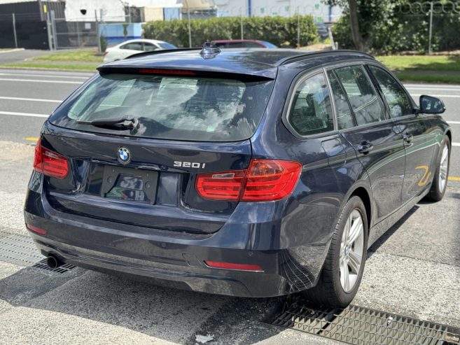 2014 BMW 320i **Reverse Camera*lane Assist*Cruise Control*I-drive** *Zero Deposit/On Spot Finance available, TC Apply*