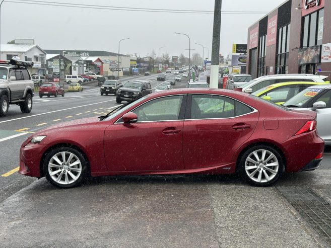 2013 Lexus IS 300h **Heated & Leather Seats* Cruise Control*Reverse Camera** *Zero Deposit/On Spot Finance available, TC Apply*