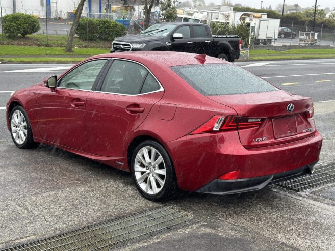 2013 Lexus IS 300h **Heated & Leather Seats* Cruise Control*Reverse Camera** *Zero Deposit/On Spot Finance available, TC Apply*