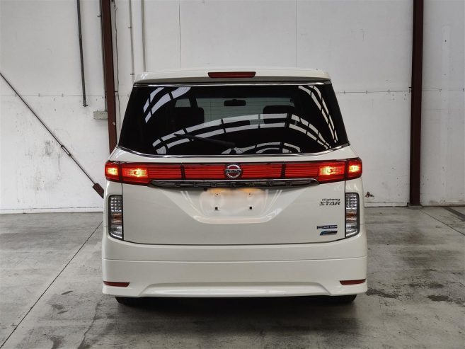 2013 Nissan Elgrand HIGHWAY STAR 5D/GRADE 4.5/8 SEATER RV/SUV Automatic